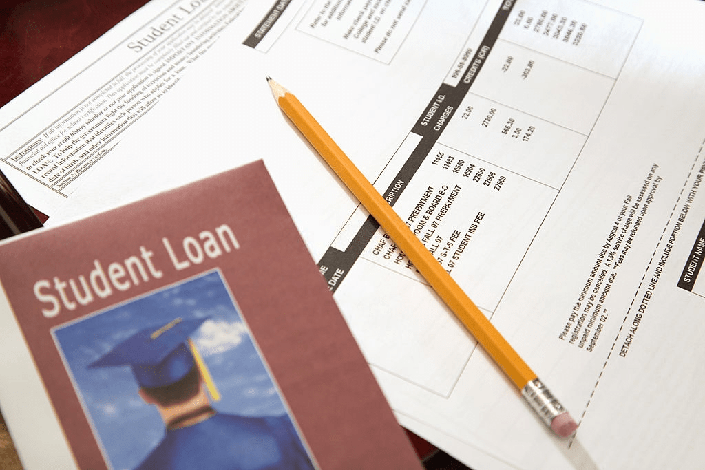 Income Share Agreements Vs. Student Loans - Which is Better