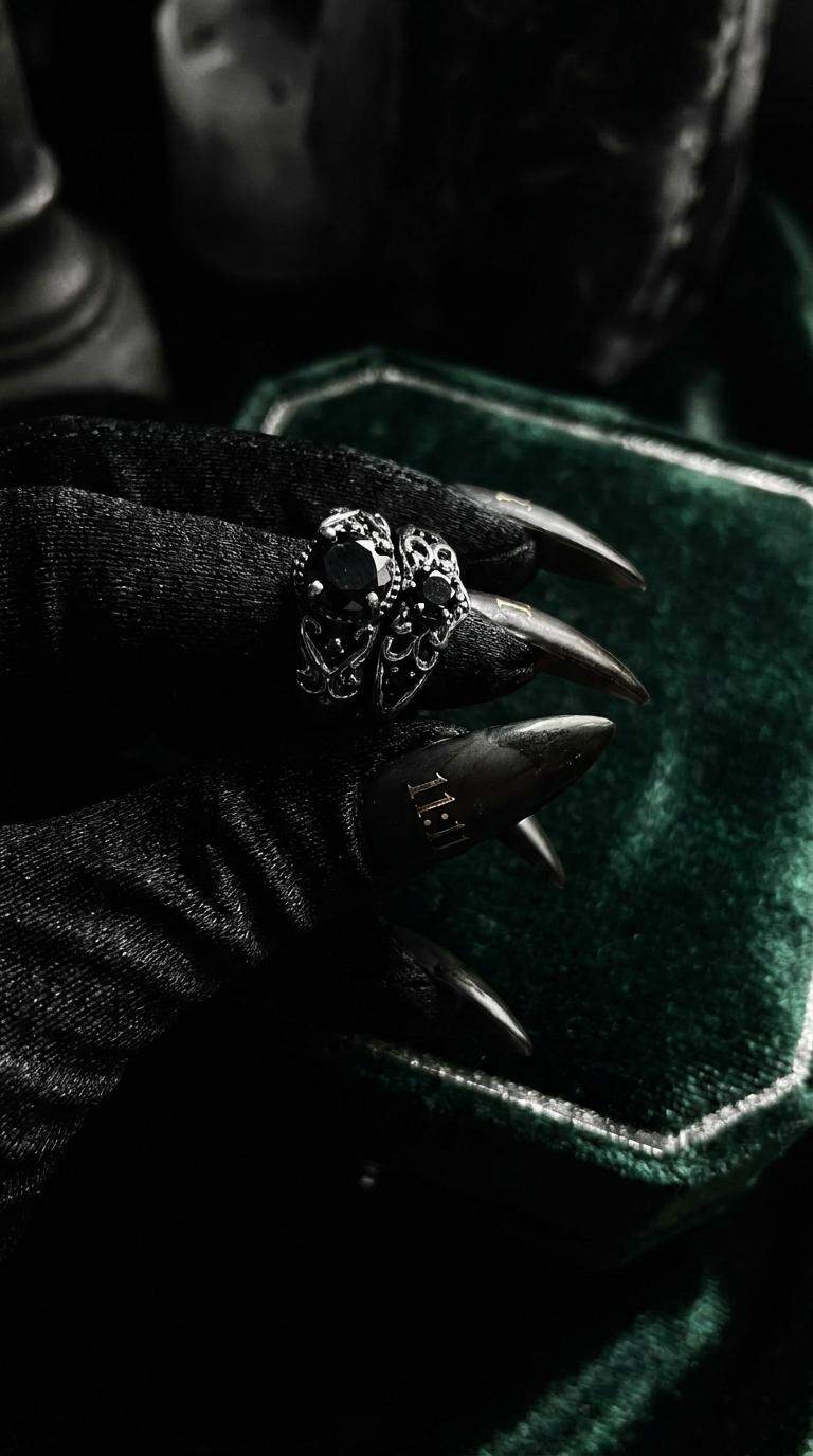 Luxury Gothic Wedding Ring Sets