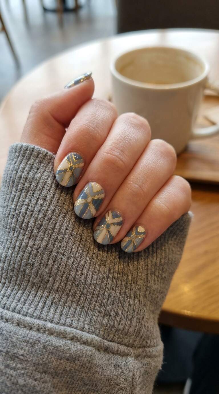 Geometric Bow Nail Pattern